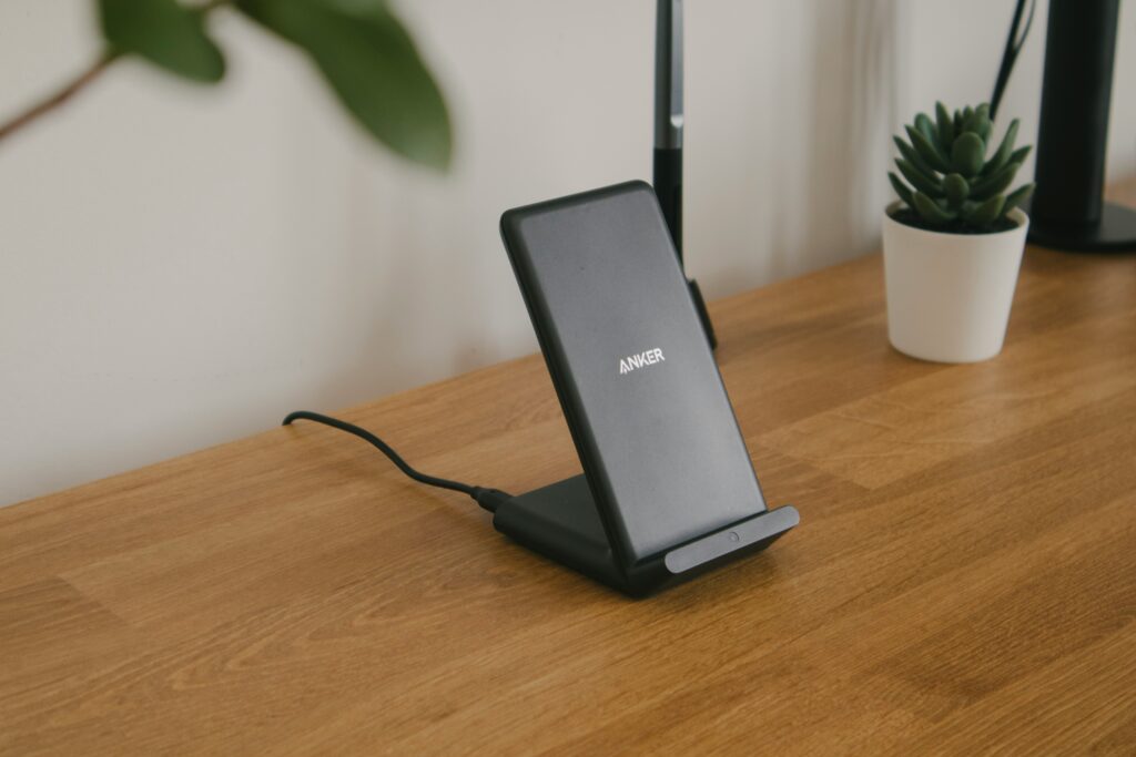 best wireless charger for desk setup phone charging